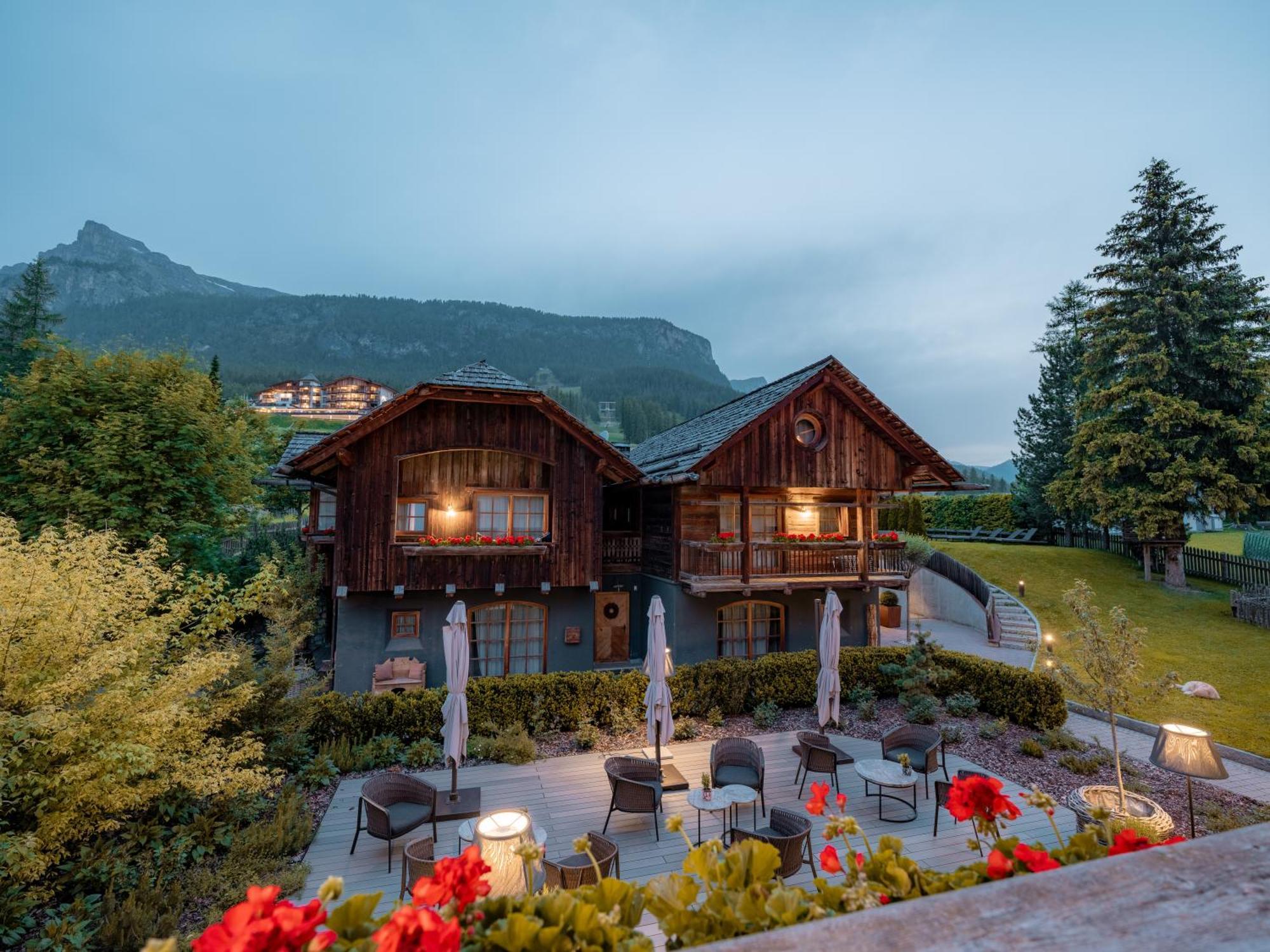 Sportony Mountain Lodges La Villa  Kültér fotó